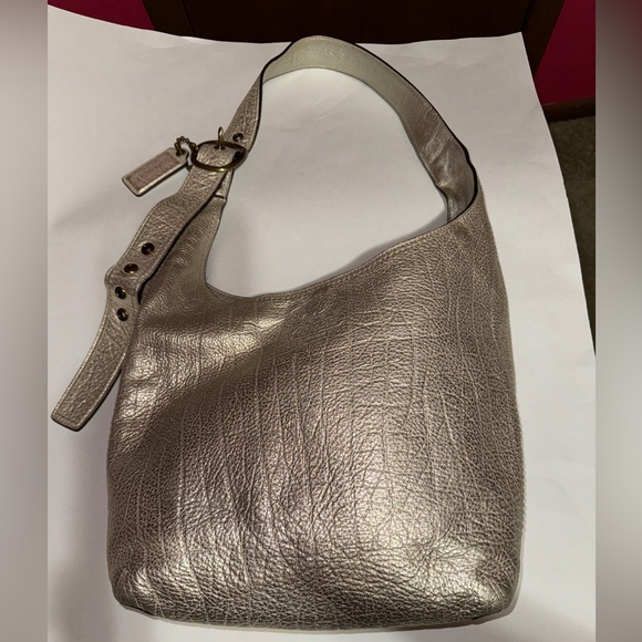 Coach Sophie Duffel 12503 Metallic Gold
Leather - Picture 3 of 9